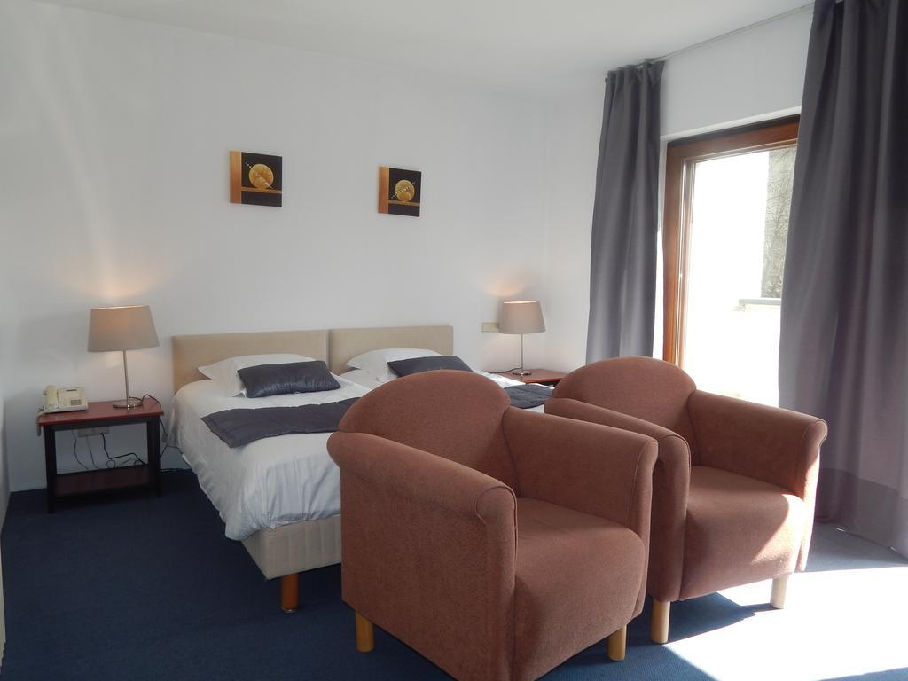Hotel Le Martin Pecheur Fauvillers Стая снимка